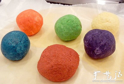 彩虹甜筒的DIY手工制作方法 -  www.rpnrmr.com