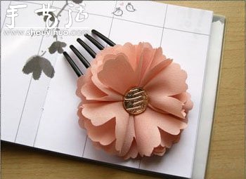 牡丹花發(fā)夾制作教程 -  www.rpnrmr.com