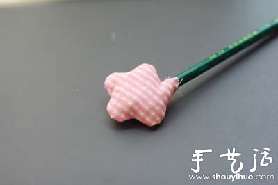 手工布藝制作裝飾小花的教程 -  www.rpnrmr.com