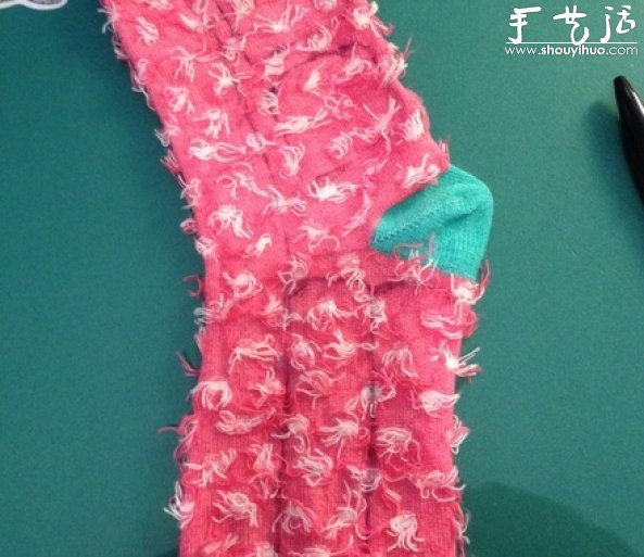 舊襪子DIY調(diào)皮小猴子的教程 -  www.rpnrmr.com