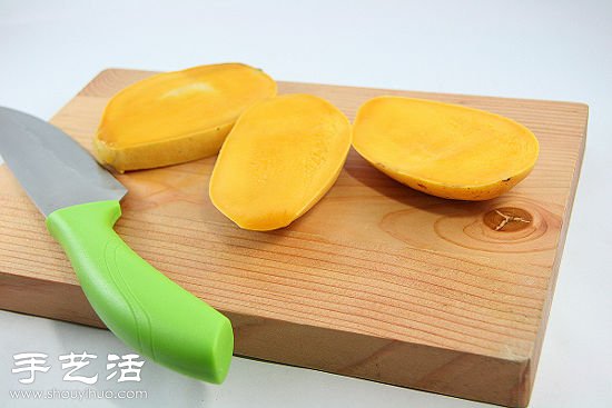 芒果丁的切法 教你如何切出漂亮的芒果丁  -  www.rpnrmr.com