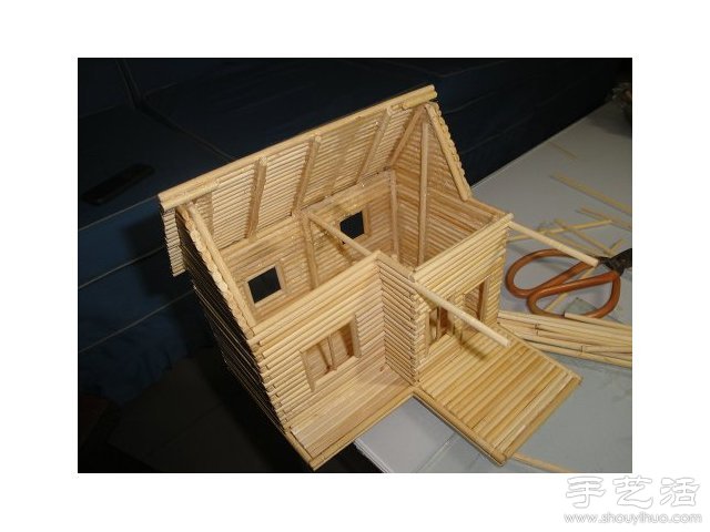 一次性筷子變廢為寶 手工制作小木屋模型 -  www.rpnrmr.com