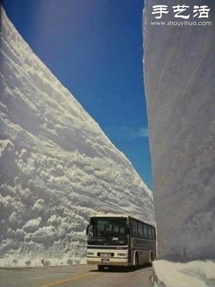 超震撼：俄羅斯20米深的雪路 -  www.rpnrmr.com