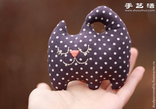 手工布藝貓咪靠枕/抱枕/玩偶/掛件制作圖解 -  www.rpnrmr.com