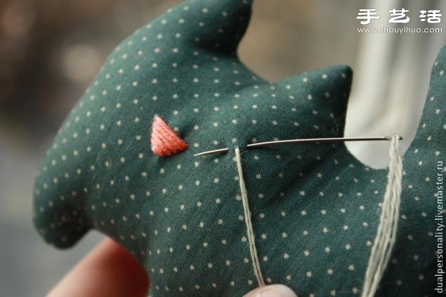 手工布藝貓咪靠枕/抱枕/玩偶/掛件制作圖解 -  www.rpnrmr.com