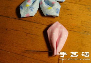 不織布手工制作花朵裝飾圖解教程 -  www.rpnrmr.com