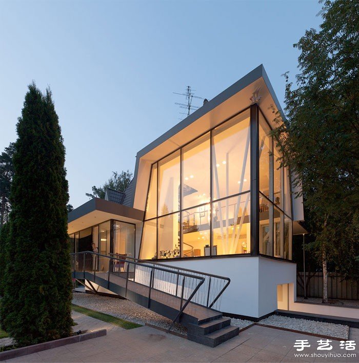 莫斯科開(kāi)放式布局現(xiàn)代別墅裝修設(shè)計(jì) -  www.rpnrmr.com