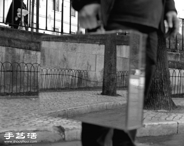 葡萄亞裔攝影師作品:男人與他的城市行李箱 -  www.rpnrmr.com