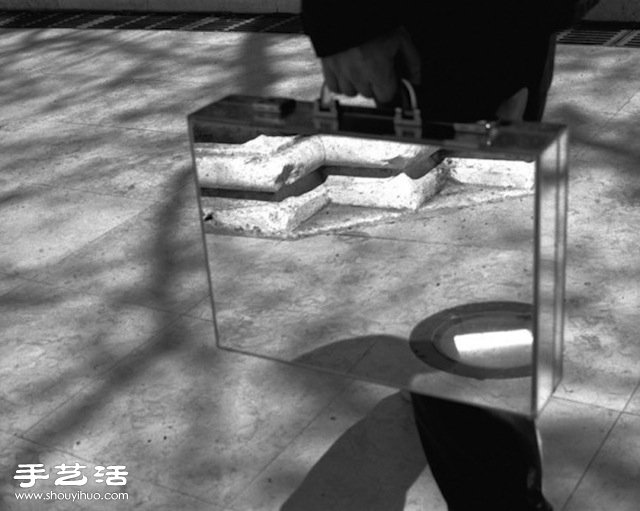 葡萄亞裔攝影師作品:男人與他的城市行李箱 -  www.rpnrmr.com