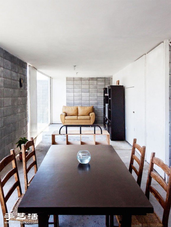 混凝土塊堆成的小屋 Modern Box House -  www.rpnrmr.com