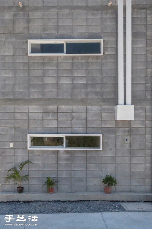 混凝土塊堆成的小屋 Modern Box House -  www.rpnrmr.com