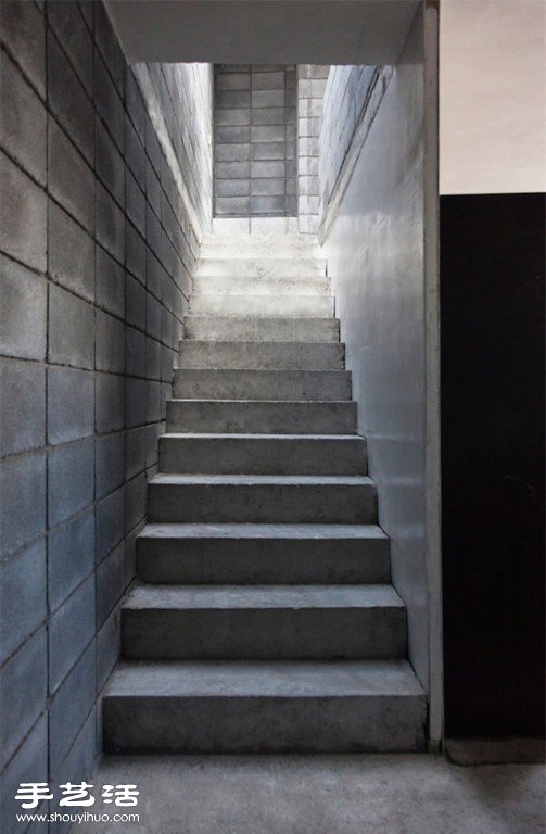 混凝土塊堆成的小屋 Modern Box House -  www.rpnrmr.com