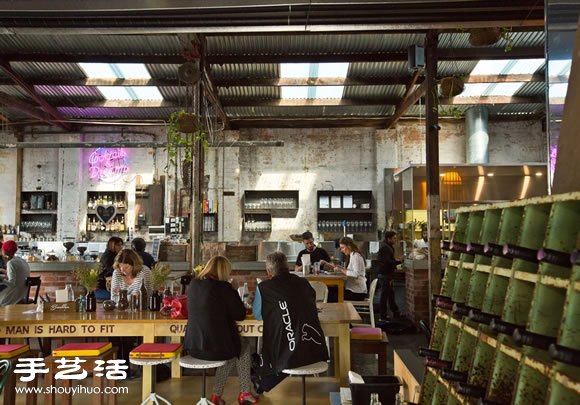澳洲廢棄玻璃工廠改造后現(xiàn)代餐館裝修設(shè)計 -  www.rpnrmr.com