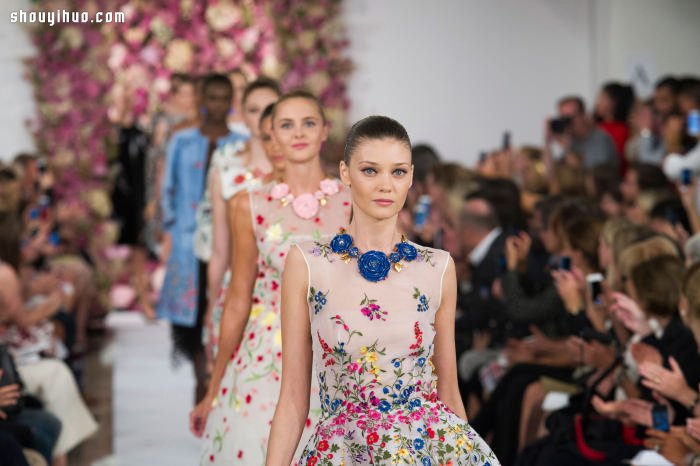 OSCAR DE LA RENTA與他最后的2015春夏女裝 -  www.rpnrmr.com