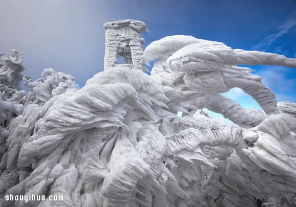 斯洛維尼亞山區(qū)極端冰雪場景攝影作品 -  www.rpnrmr.com