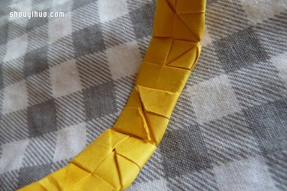折紙手鐲手環(huán)的折法 手工手鐲手環(huán)折紙圖解 -  www.rpnrmr.com