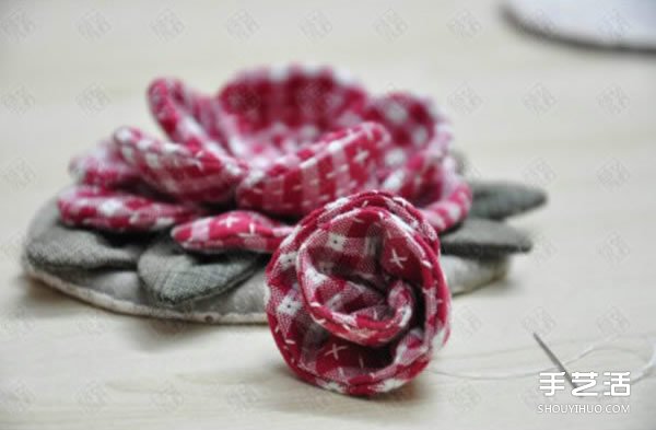 手工布藝玫瑰花零錢包DIY制作教程帶圖紙 -  www.rpnrmr.com