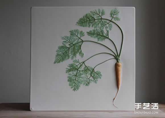 將花草和蔬菜放入陶土 制作出植物化石瓷磚 -  www.rpnrmr.com