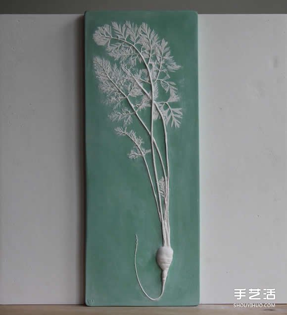 將花草和蔬菜放入陶土 制作出植物化石瓷磚 -  www.rpnrmr.com
