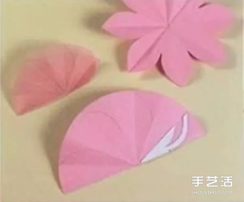 蓮花燭臺的制作方法 剪紙制作蓮花燭臺圖解 -  www.rpnrmr.com
