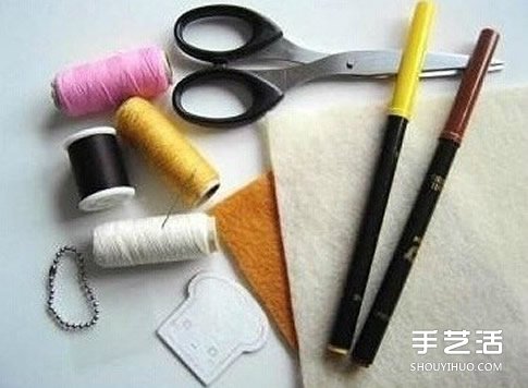 不織布小掛件手工制作 簡單布藝掛飾DIY圖解 -  www.rpnrmr.com