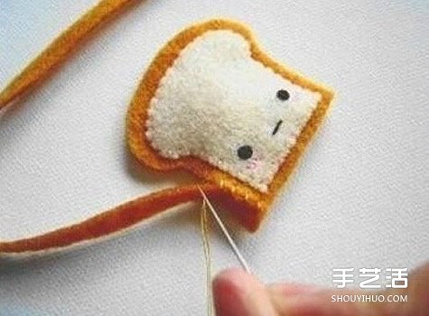 不織布小掛件手工制作 簡單布藝掛飾DIY圖解 -  www.rpnrmr.com