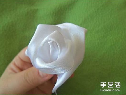 絲帶玫瑰花的折法圖解 寬絲帶玫瑰花的做法 -  www.rpnrmr.com