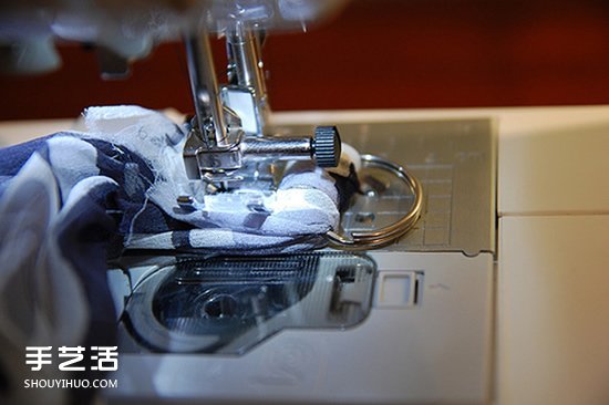 絲巾相機帶做法圖解 手工絲巾制作相機帶教程 -  www.rpnrmr.com