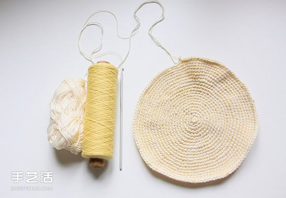 細(xì)膩針法和淡雅色彩的搭配 森系鉤針杯墊作品 -  www.rpnrmr.com
