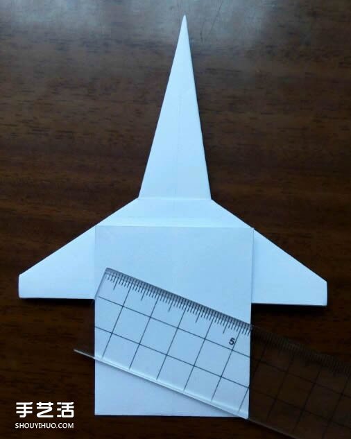 怎么用紙折戰(zhàn)斗機圖解 A4紙折戰(zhàn)斗機的折法 -  www.rpnrmr.com