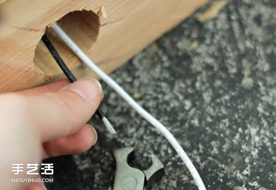DIY自制原木臺(tái)燈做法 木塊手工制作臺(tái)燈的方法 -  www.rpnrmr.com