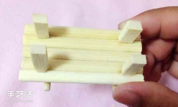 一次性筷子手工制作帶扶手椅子的方法圖解 -  www.rpnrmr.com
