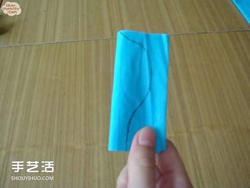 手工皺紋紙玫瑰花做法 簡單皺紋紙玫瑰花的折法 -  www.rpnrmr.com