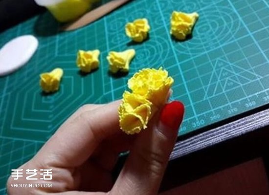 母親節(jié)康乃馨花制作 橡皮泥做康乃馨的教程 -  www.rpnrmr.com