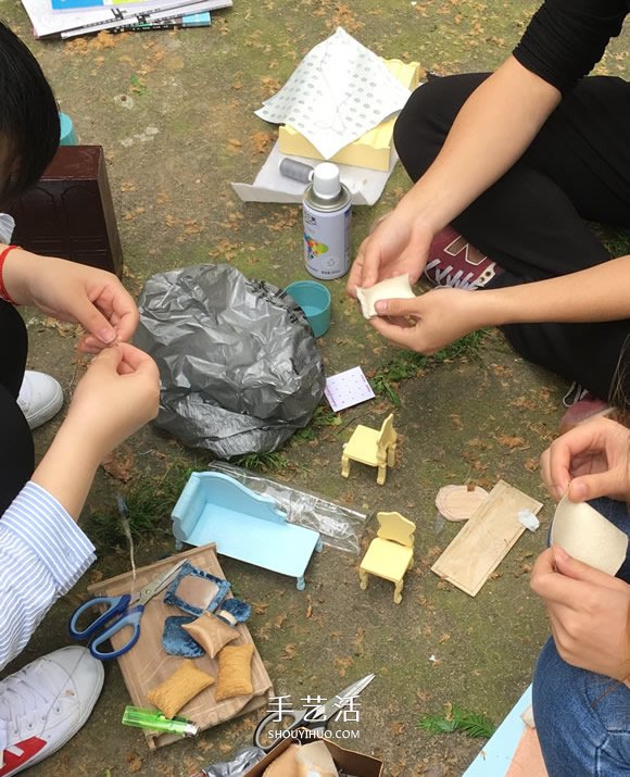 純手工迷你家具 呈現(xiàn)歐洲三個(gè)時(shí)期的室內(nèi)環(huán)境 -  www.rpnrmr.com