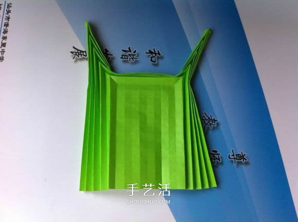 蛇腹蝴蝶的折法圖解 折紙美麗蝴蝶的方法教程 -  www.rpnrmr.com