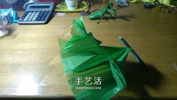 立體螳螂的折法圖解 折紙小螳螂的詳細(xì)步驟 -  www.rpnrmr.com