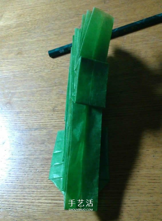 立體螳螂的折法圖解 折紙小螳螂的詳細(xì)步驟 -  www.rpnrmr.com