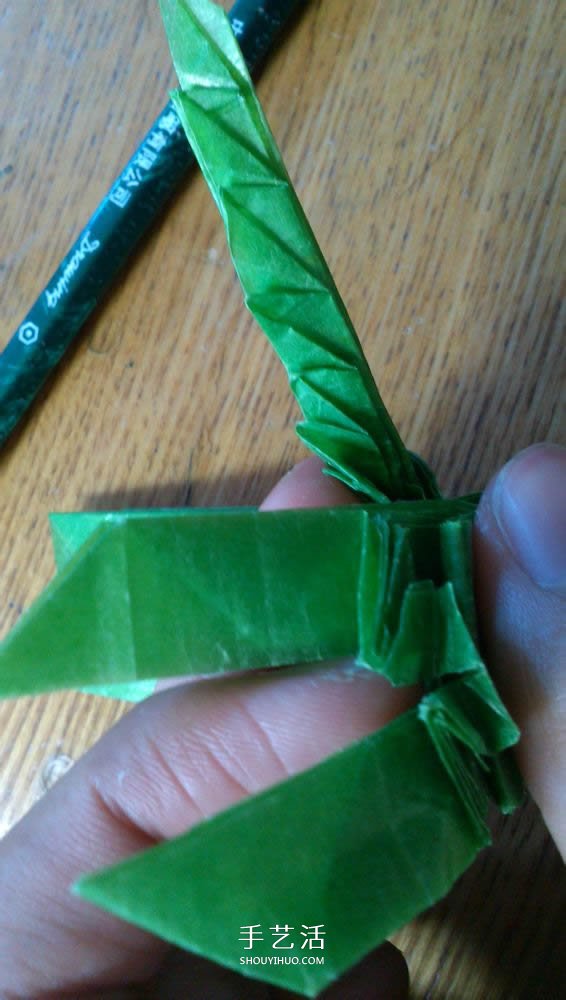 立體螳螂的折法圖解 折紙小螳螂的詳細(xì)步驟 -  www.rpnrmr.com