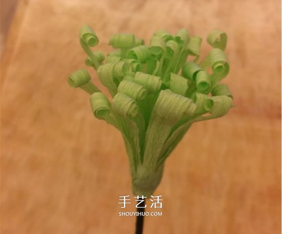 重陽節(jié)紙菊花的做法 皺紋紙手工制作菊花圖解 -  www.rpnrmr.com