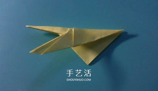 簡(jiǎn)單蜂鳥(niǎo)的折紙方法 手工折紙蜂鳥(niǎo)圖解教程 -  www.rpnrmr.com