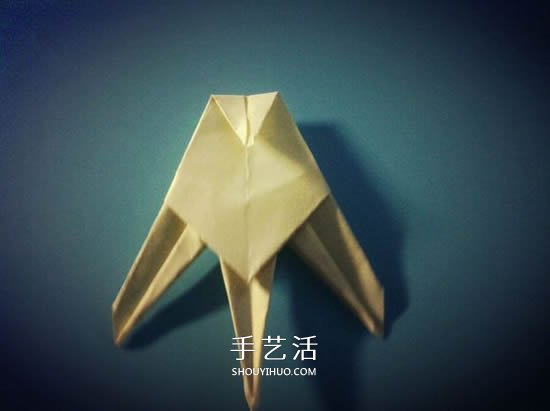 簡(jiǎn)單蜂鳥(niǎo)的折紙方法 手工折紙蜂鳥(niǎo)圖解教程 -  www.rpnrmr.com
