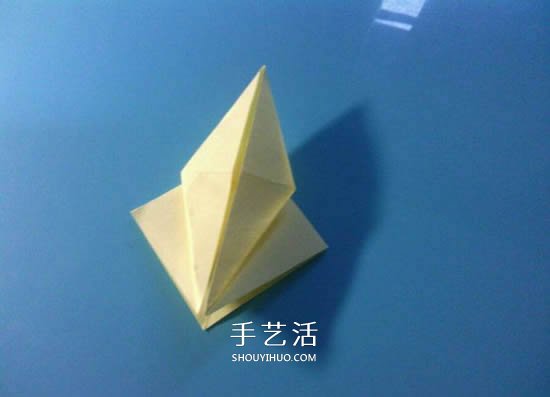簡(jiǎn)單蜂鳥(niǎo)的折紙方法 手工折紙蜂鳥(niǎo)圖解教程 -  www.rpnrmr.com