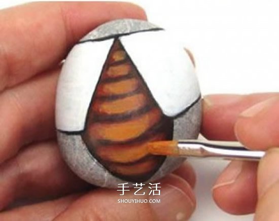 石頭畫七星瓢蟲的教程 簡(jiǎn)單七星瓢蟲石繪圖解 -  www.rpnrmr.com