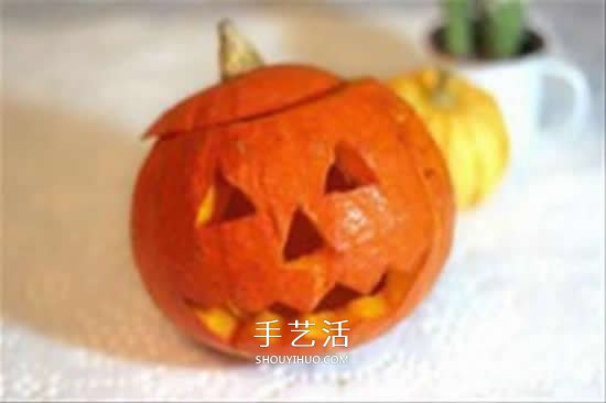 萬圣節(jié)南瓜燈的做法 用南瓜做南瓜燈的方法 -  www.rpnrmr.com