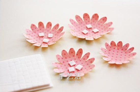 中秋節(jié)賀卡手工制作 卡紙花朵賀卡DIY圖解 -  www.rpnrmr.com