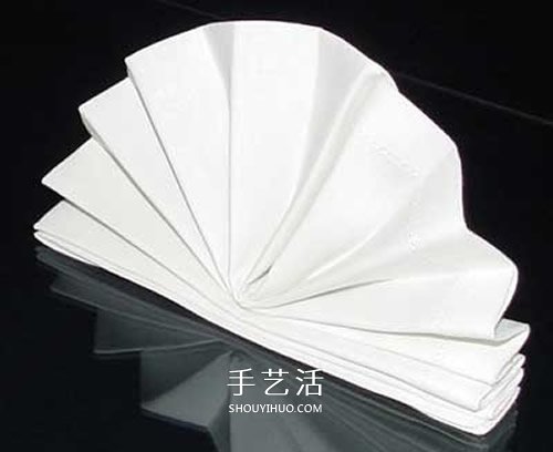 餐巾折扇子的方法圖解 簡單餐巾扇子折疊教程 -  www.rpnrmr.com