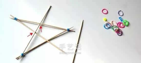 圣誕星星手工制作方法 幼兒做圣誕星裝飾教程 -  www.rpnrmr.com