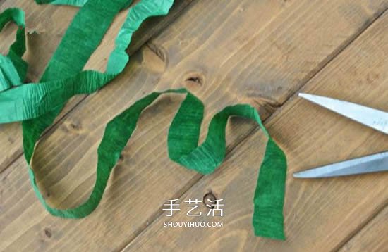 簡單皺紋紙圣誕樹做法 兒童自制圣誕樹的教程 -  www.rpnrmr.com