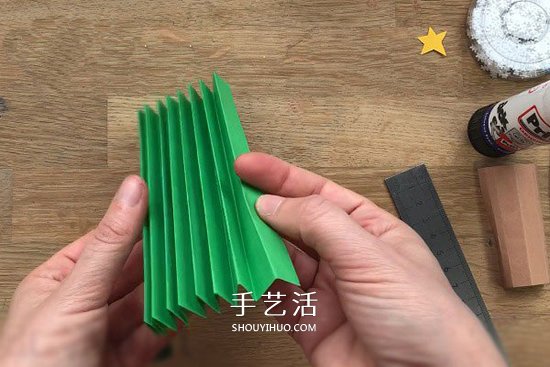 圣誕樹立體賀卡做法 手工立體圣誕樹賀卡制作 -  www.rpnrmr.com